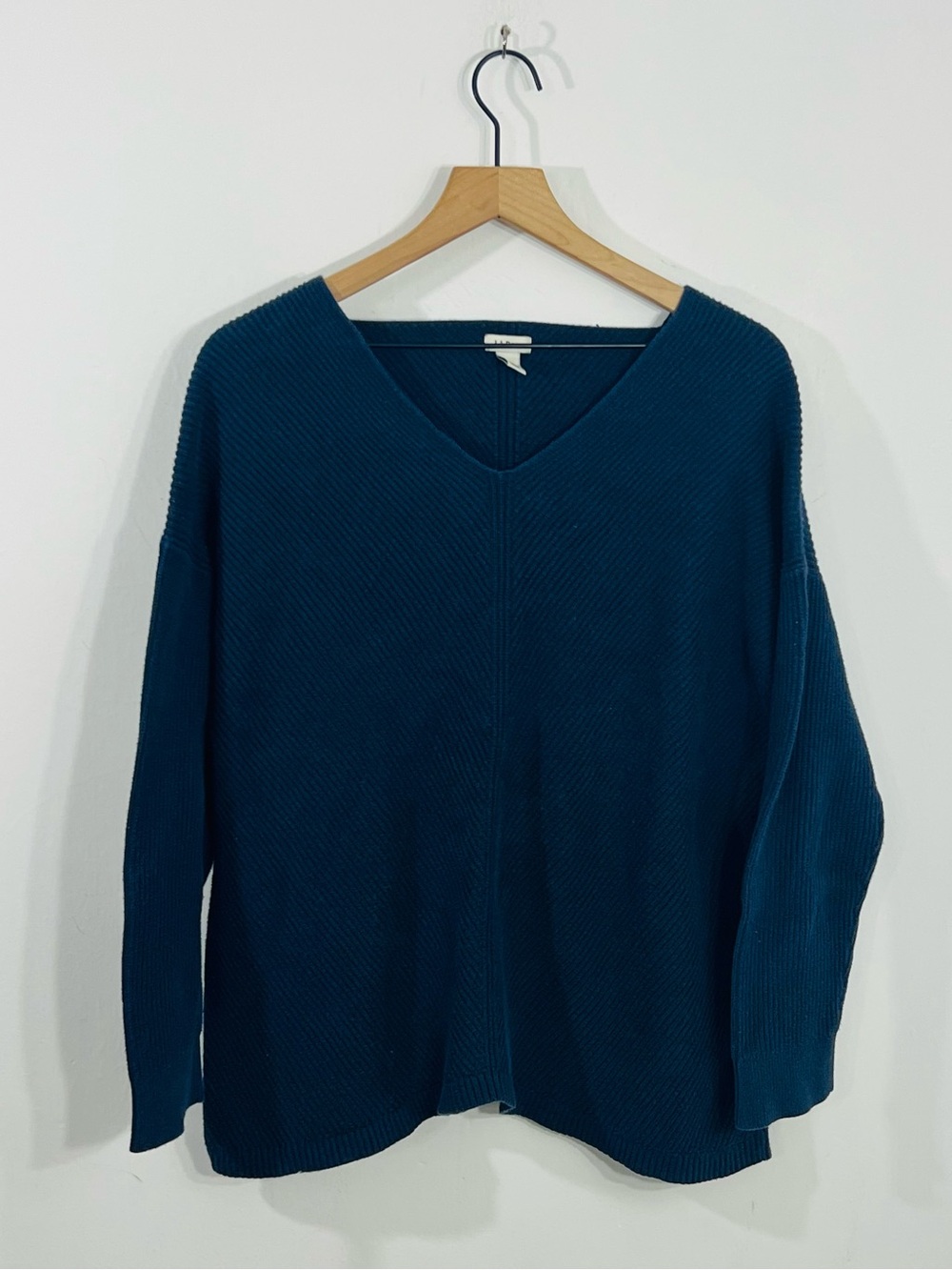 L.L. Bean Navy Blue Ribbed V Neck Long Sleeve Pullover Knit Sweater 100% Cotton